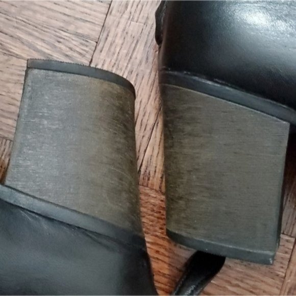 Clark's Leather Ankle Boots with zipper back and Rubber Bottom- Size 8M - Picture 9 of 16